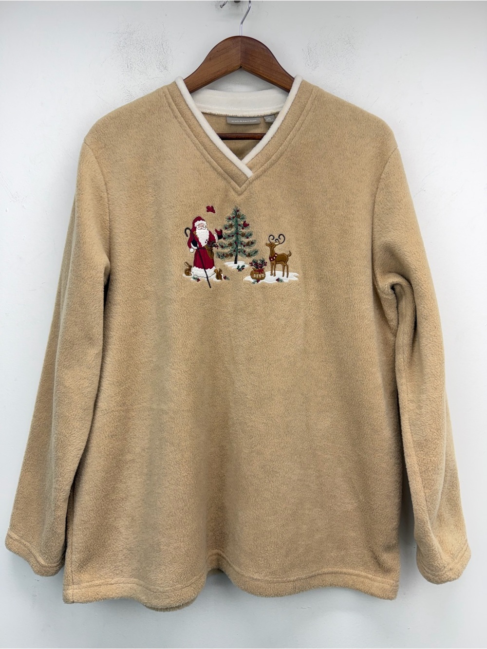 Croft & Barrow size XL Women’s Tan Santa Reindeer Embroidered Fleece Sweatshirt